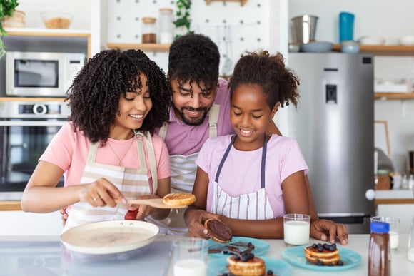 Minipanquequinha doce para fazer com os pequenos de café da manhã no Dia das Crianças: receita fofinha e muito fácil de preparar