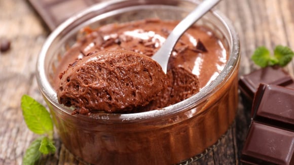 Nunca mais errei o ponto da mousse de chocolate depois que aprendi essa receita superfácil, qualquer um consegue fazer!