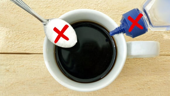 Encontrei 5 motivos para beber café preto coado sem açúcar e sem adoçante todos os dias