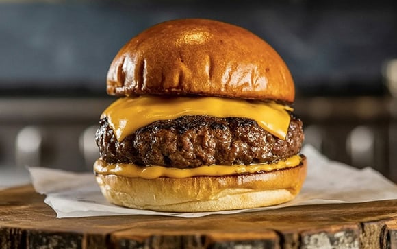 Você vai superar o vício em fast-food com esse hambúrguer caseiro suculento do TudoGostoso: "Agora não compro mais"