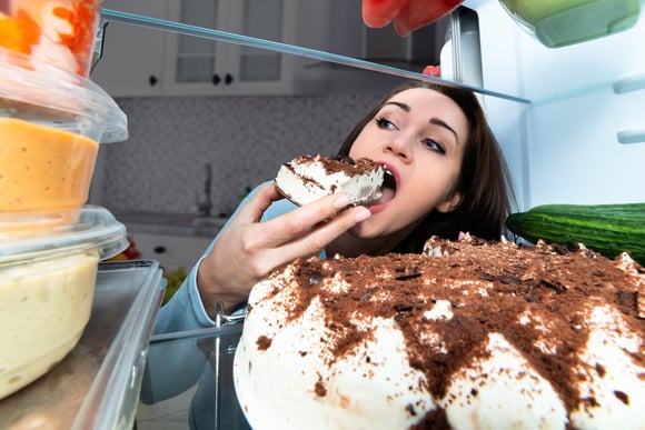 Sua vontade louca por doces pode ser falta dessas vitaminas! Nutri explica