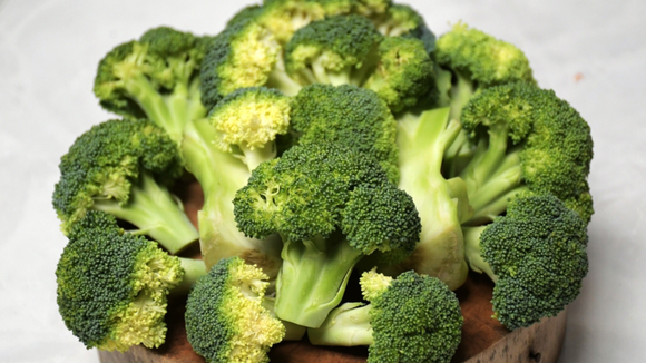 Você nunca mais vai jogar fora os talos de brócolis depois de conhecer estas receitas deliciosas do TudoGostoso