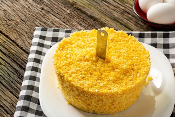 Quem quer emagrecer pode comer cuscuz de milho? Descubra benefícios e como incluir o alimento à dieta