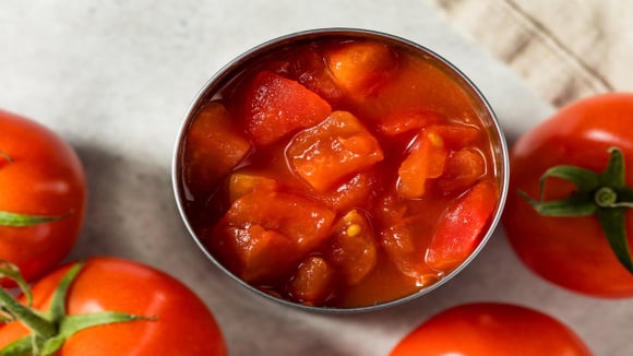 Tomates em lata ou frescos? Por que os cardiologistas secretamente escolhem a lata no supermercado?