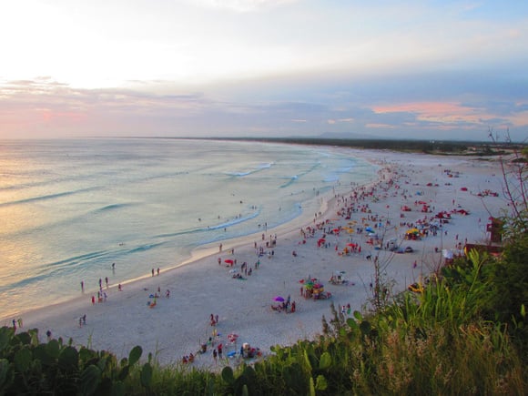 Arraial do Cabo é uma das badaladas cidades da Região dos Lagos (Créditos: Paula Araripe/TudoGostoso)