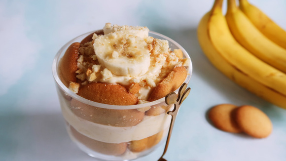 Sobremesa de banana em copinhos sem assar: delicada, cremosa e muito fácil