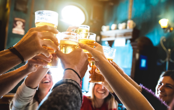 Efeitos do álcool no corpo: quando a bebida pode ser benéfica ou um veneno à saúde, segundo Harvard