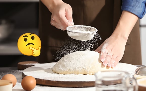 Acabou o fermento ou a farinha de pão? Aqui estão todos os substitutos de panificação que você precisa conhecer (e provavelmente você tem em casa!)