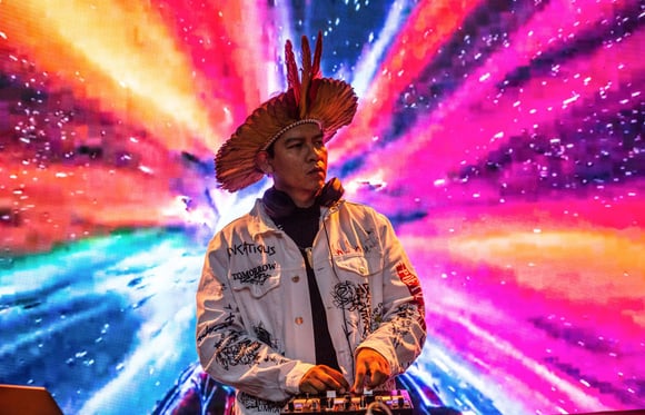 Festival de cultura indígena em Brasília promoverá debates, arte e música com convidados como Gaby Amarantos, Xamã e Lenine