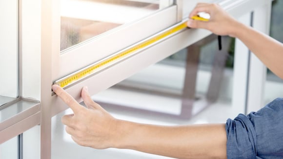 Veja para que serve esse detalhe na fita métrica e como usar no dia a dia (Créditos: Shutterstock)