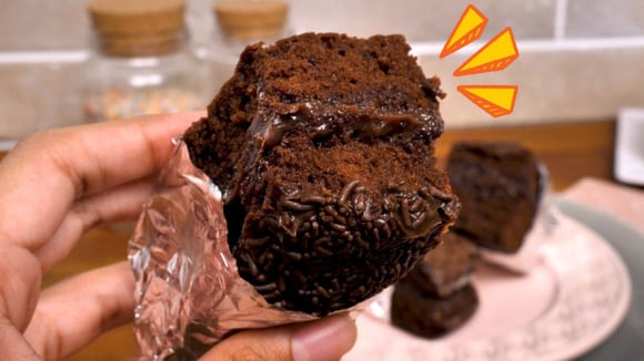 Quem criou essa receita vai pro céu: bolo gelado de chocolate com recheio de brigadeiro é delicioso e molhadinho