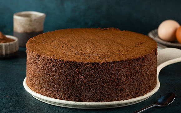 O segredo dos confeiteiros para o bolo sair retinho e sem aquela "barriga" no meio