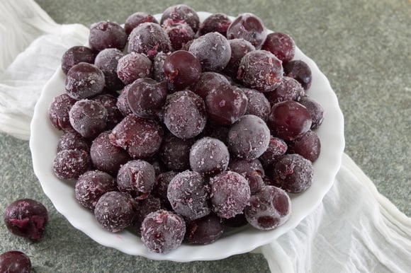 Uva congelada é o snack saudável que dribla a vontade de comer doce