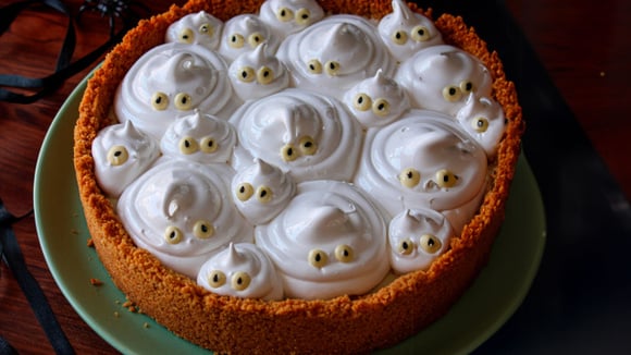 Torta fantasma de limão com base crocante e cobertura de merengue (Créditos: TudoGostoso/Vic Caldeira)