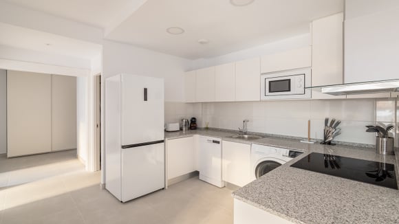 Designers de interiores concordam: "Eletrodomésticos brancos envelhecem tão mal quanto cozinhas coloridas."