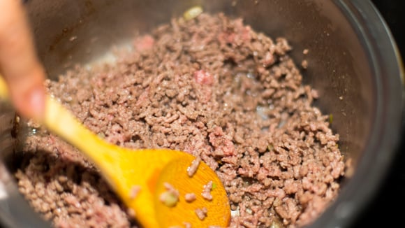 Nem pimenta-do-reino, nem cominho: este tempero aromático realça o sabor da carne moída dez vezes mais