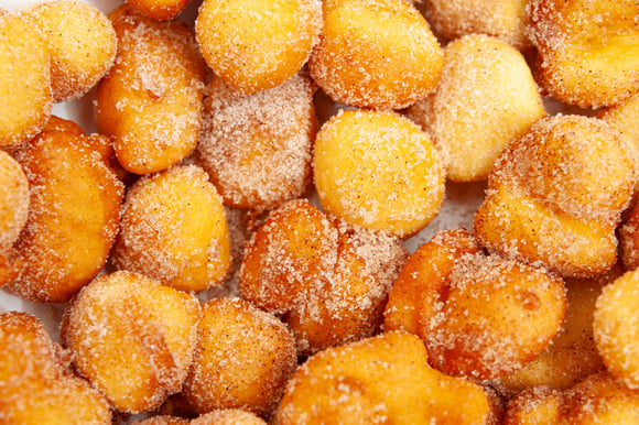 Bolinho de chuva na airfryer: descubra como fazer a receita tradicional na fritadeira elétrica