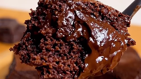 Só 3 ingredientes: TudoGostoso ensina a torta de chocolate saudável que mata a vontade de doce sem sair da dieta