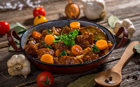 Picadinho pra semana toda: os segredos da receita molhadinha pra distribuir nas marmitas (com um corte de carne mais barato)