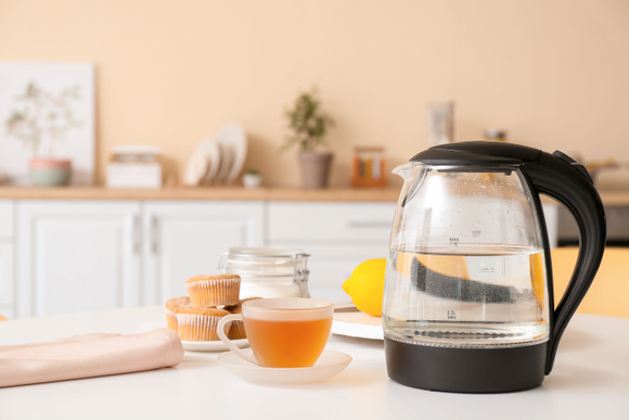 Qual chaleira elétrica comprar? Confira 3 opções que vão tornar sua rotina na cozinha mais prática!