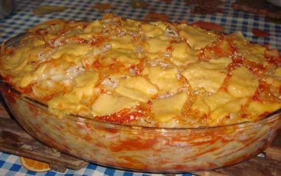 A lasanha rápida com queijo, presunto e molho de tomate é perfeita para dias mais corridos (Créditos: TudoGostoso/Edenilza)