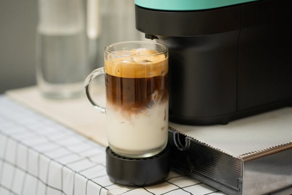 Mesmo depois de deixar a Nestlé, Éric Favre continuou desenvolvendo tecnologias relacionadas às cápsulas de café. (créditos: Shutterstock)