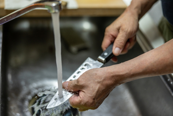 Por que limpar facas na máquina de lavar louça não é uma boa ideia? A resposta é surpreendente