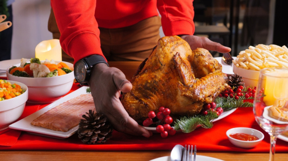 Ceia de Natal simples com R$ 100: 9 pratos com receitas baratas e fáceis de fazer para uma noite feliz