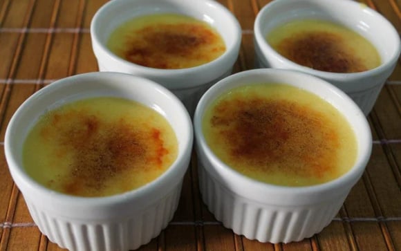 O creme brulée é uma sobremesa mais refinada para provar (Créditos: TudoGostoso/Michelle)