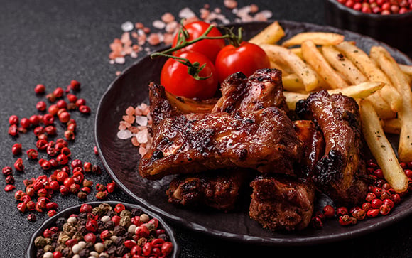 A receita de costela na pressão que deixa a carne desmanchando e suculenta (sem usar água!) para o almoço de domingo