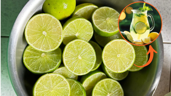 Truque simples pra extrair suco daquele limão duro que parece estar seco