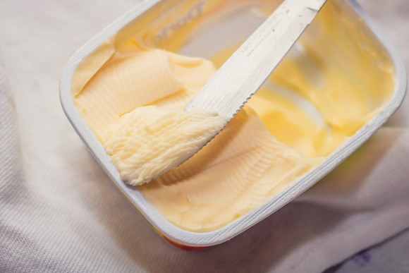 Manteiga ou margarina: qual a diferença e qual é melhor comprar, segundo o TudoGostoso