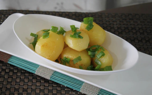 A batata sauté é simples, mas funciona como um acompanhamento coringa (Créditos: TudoGostoso)