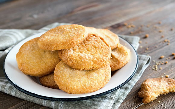 Os melhores biscoitinhos para chuchar no cafezinho: fácil, crocante e muito gostoso