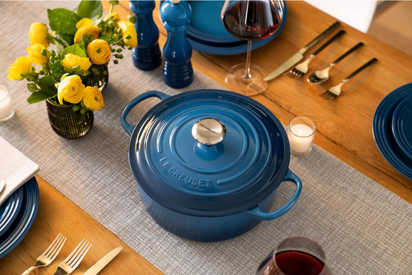 
Design clássico com cores vibrantes que marcam presença à mesa  (Divulgação: Amazon).
