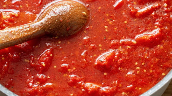 Pare de usar açúcar para tirar a acidez do molho de tomate e comece a fazer como os verdadeiros chefs de cozinha!
