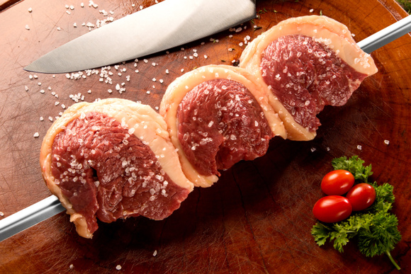 Aprenda a temperar a carne do churrasco como um mestre churrasqueiro: aqui estão as melhores técnicas