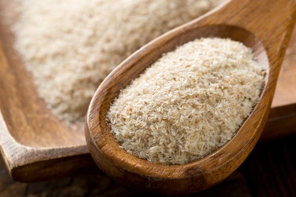 Por que as pessoas estão tomando psyllium? Descubra benefícios e como deve ser usado