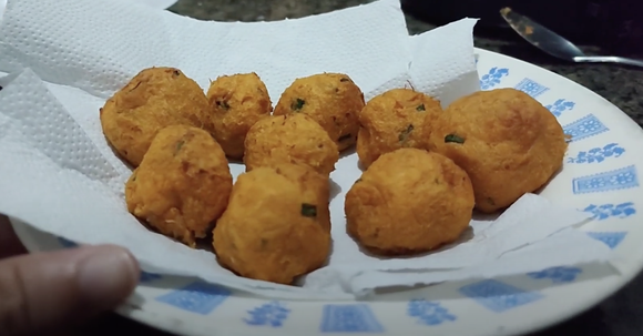 Bolinho de frango na airfryer: receita simples, crocante e pronta em poucos minutos