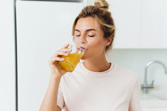 Esse suco simples, barato e com poucas calorias fortalece a imunidade e melhora a pele, entre outros benefícios