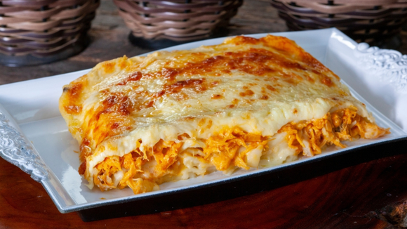 O molho branco combina com massas, lasanhas e outros pratos gratinados. (créditos: Shutterstock)