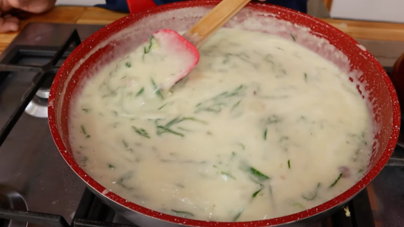 A textura da sopa pode variar de acordo com o seu gosto pessoal. (Créditos: Receitas de Pai/ reprodução YouTube)