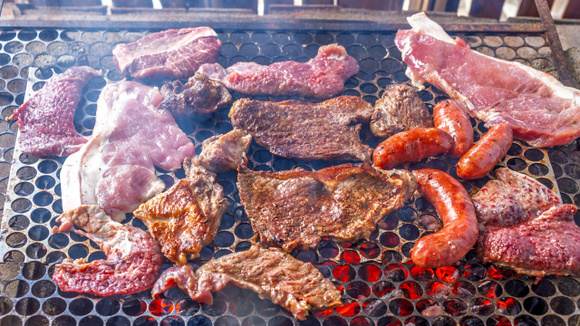 Os chefs concordam: "O bife mais suculento não precisa de mais sal, mas sim de respeitar o tempo de repouso”