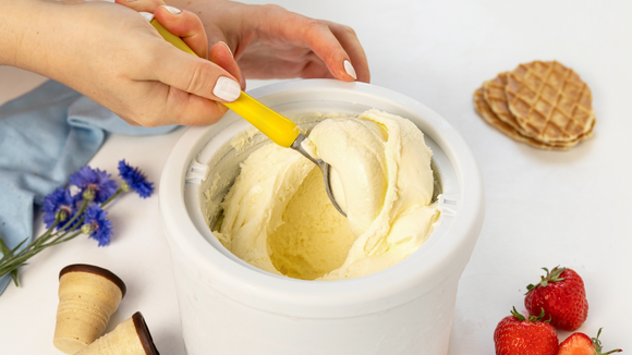 Uma máquina de sorvete é tudo que você precisa para se refrescar de forma deliciosa no verão