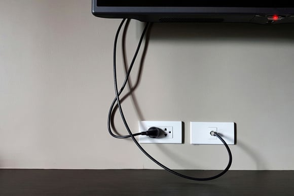 Adeus fios à mostra na parede: as melhores formas de esconder os cabos e ter um ambiente clean e organizado