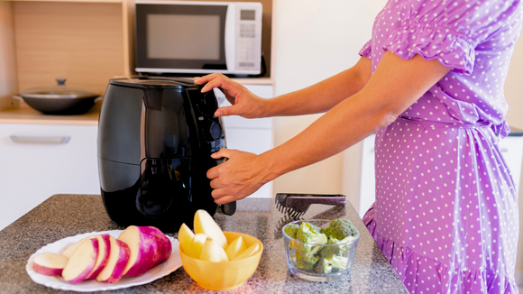 Micro-ondas ou Air Fryer? Saiba qual o melhor eletrodoméstico para investir este ano