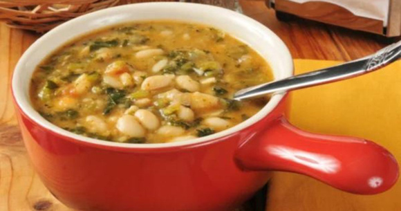 Sopa de feijão com macarrão (Créditos: TudoGostoso) 