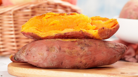 Cientistas brasileiros desenvolvem batata-doce que produz até 4 vezes mais e tem alto teor de vitamina A