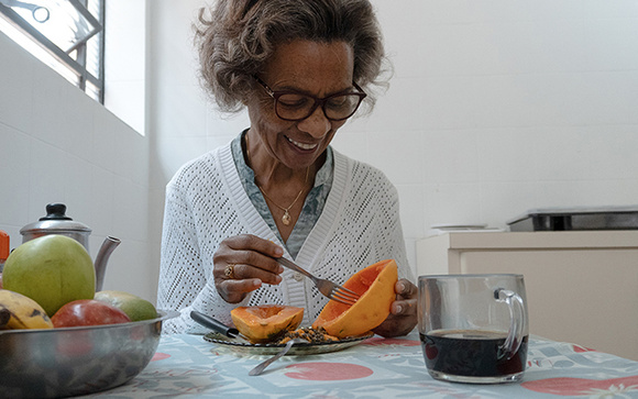 Quem não deve comer mamão? Especialistas revelam a verdade sobre essa fruta apelidada de "fruta da longevidade"
