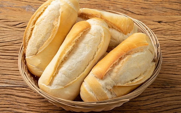 Descubra o segredo para manter seu pão francês de ontem fresquinho no café da manhã de hoje